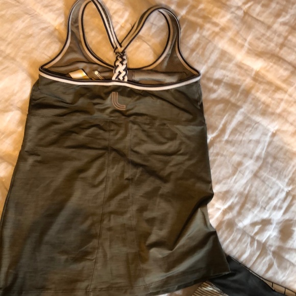Fitness top with bra included. - Picture 2 of 3